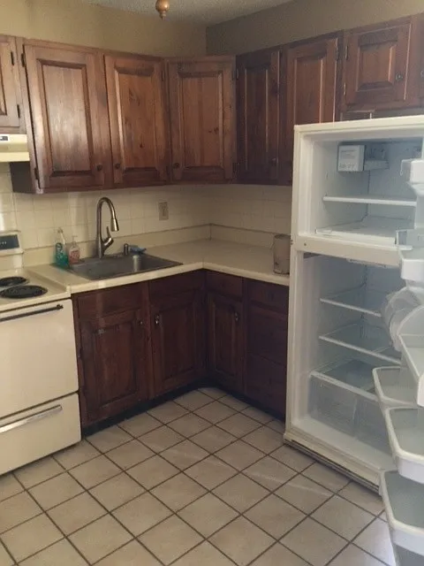 Kirby Road Interior - Kitchen - Before
